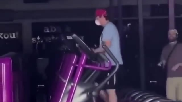 自己办的健身卡,不管遇到什么也要练完